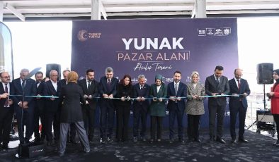 Bakan Göktaş Yunak’ta  kapalı pazar yeri açılışını gerçekleştirdi