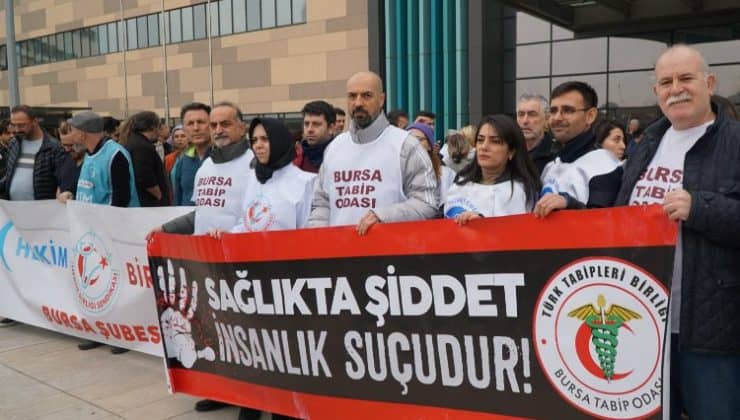 Bursa’da sağlık çalışanları ‘artık usandık’ dedi