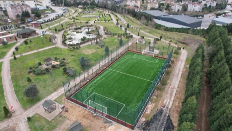 Çayırova’da spor altyapısı halı sahalarla güçleniyor