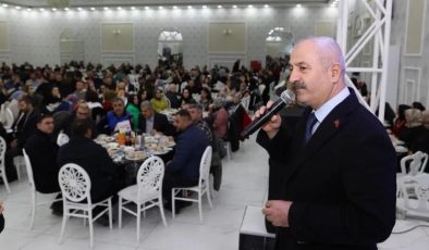 Başkan Büyükgöz mesai arkadaşlarını iftarda ağırladı