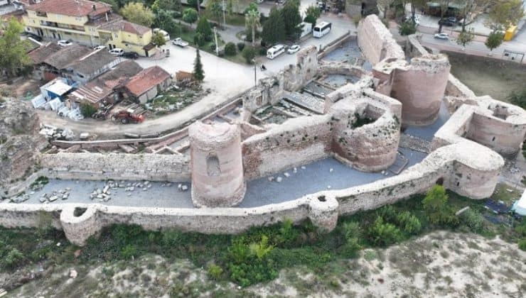 Bursa İznik’te 1800 yıllık Roma Tiyatrosu turizme kazandırıldı