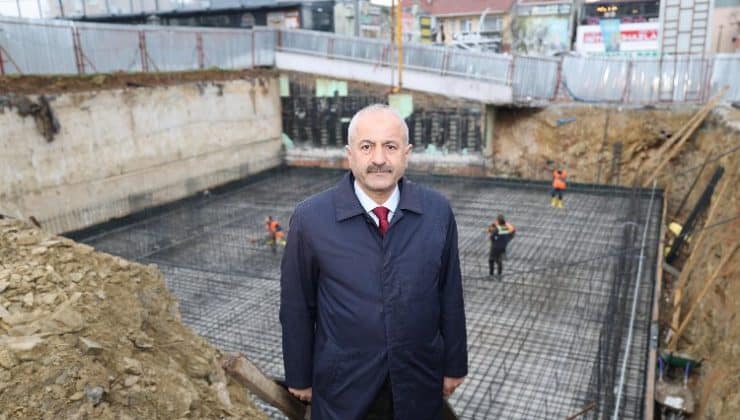 Kent meydanındaki önemli çalışmada ilk beton atıldı