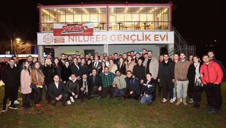 Şadi Özdemir üniversiteli gençlerle buluştu