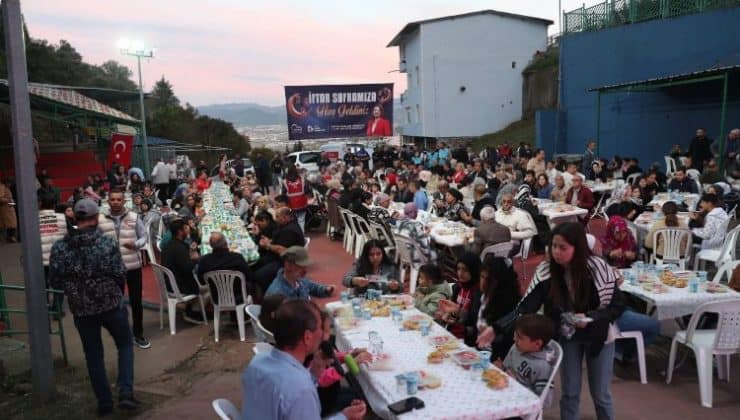 İzmit Belediyesi halk iftarı Terzibayırı Mahallesi’nde gerçekleşti