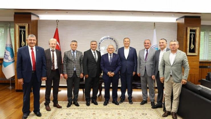 CHP heyetinden Başkan Büyükkılıç’a “hayırlı olsun” ziyareti