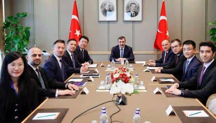 Huawei heyetinden Cumhurbaşkanı Yardımcısı’na ziyaret