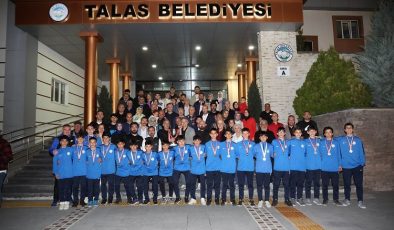 Kayseri Talas Sporcu Fabrikası göğsü kabartıyor